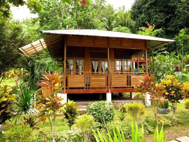 Two Fish Resort Lembeh Bitung ภายนอก รูปภาพ