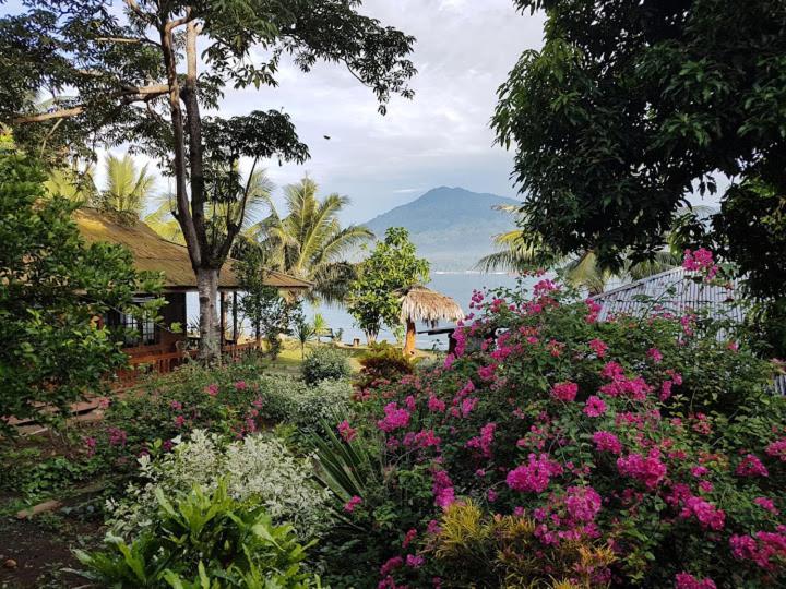 Two Fish Resort Lembeh Bitung ภายนอก รูปภาพ
